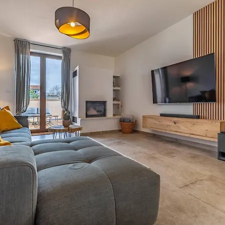 Stylish Belaj With Pool, Sauna, Jacuzzi And Sea View By Wiibuk * Vodnjan