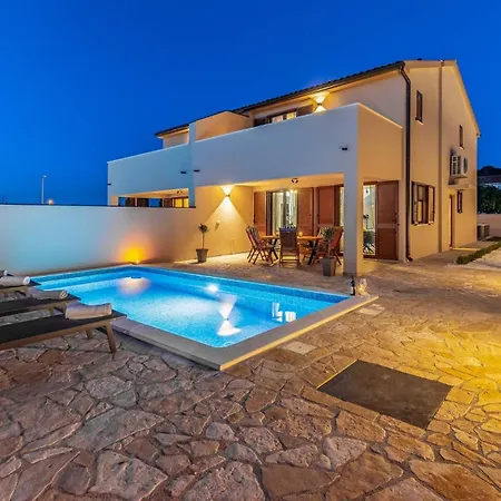 Stylish Belaj With Pool, Sauna, Jacuzzi And Sea View By Wiibuk Villa *