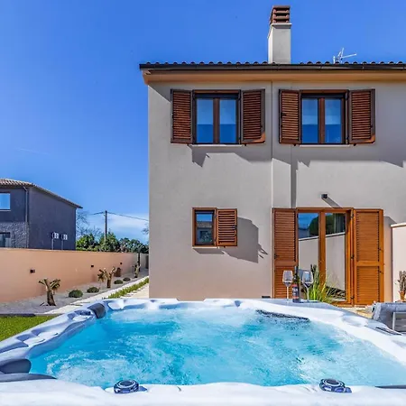 Villa Stylish Belaj With Pool, Sauna, Jacuzzi And Sea View By Wiibuk Vodnjan