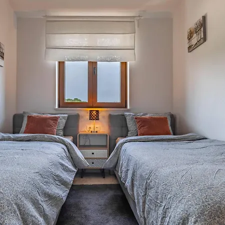 Stylish Belaj With Pool, Sauna, Jacuzzi And Sea View By Wiibuk Vodnjan
