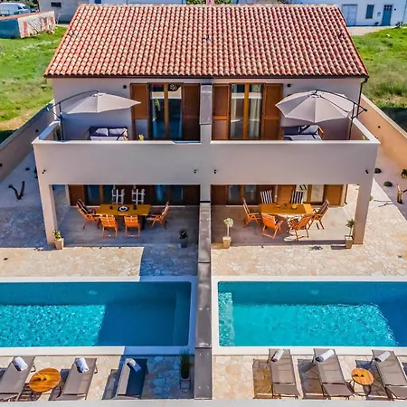 Stylish Belaj With Pool, Sauna, Jacuzzi And Sea View By Wiibuk Villa Vodnjan